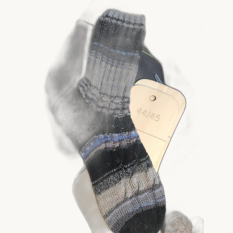 Bunte Wollsocken - Instagram @alpenstrick