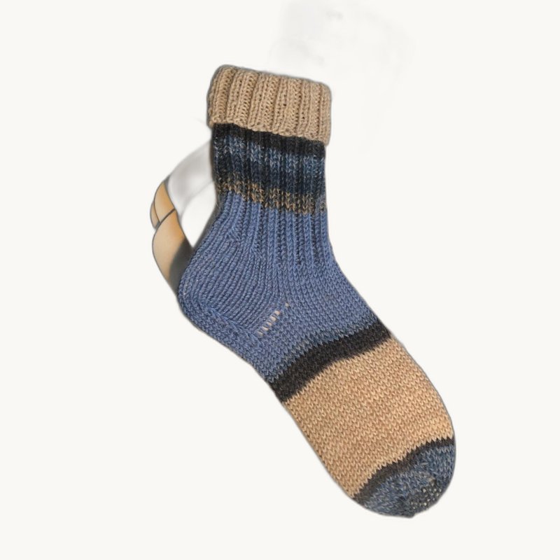 Elegante handgestrickte Wollsocken